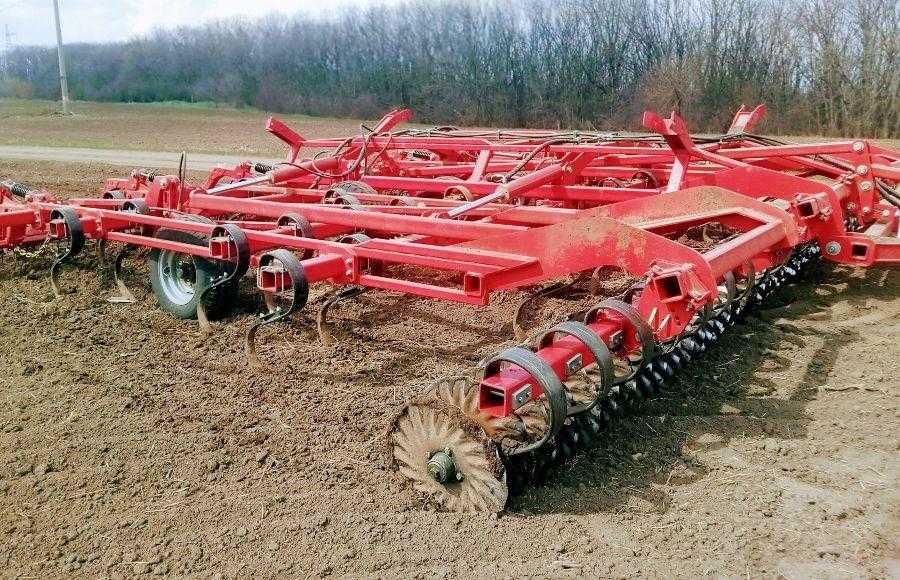 LOZOVA MACHINERY представила універсальний культиватор