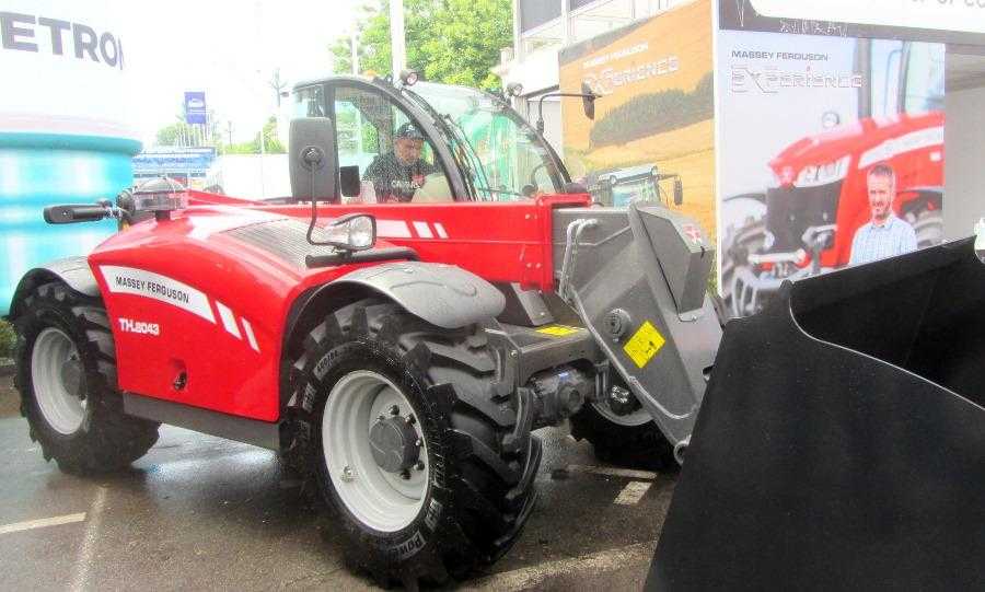 Телескопічний навантажувач Massey Ferguson ТН 8043