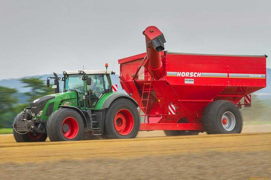Titan UW бренду Horsch висота вивантаження 4,6 м, місткість – 34 куб. м. Діаметр розкладного гідравлічно вивантажного шнека становить 600 мм