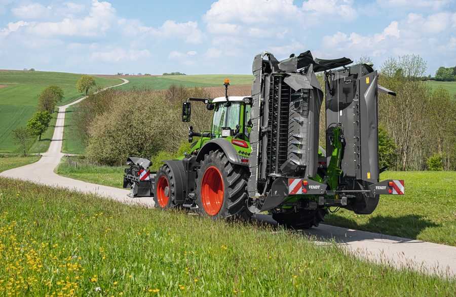 Kompaniya-Fendt-proponuye-novi-modeli-zadnonavisnyh-kosarok-Fendt-Slicer-860-4