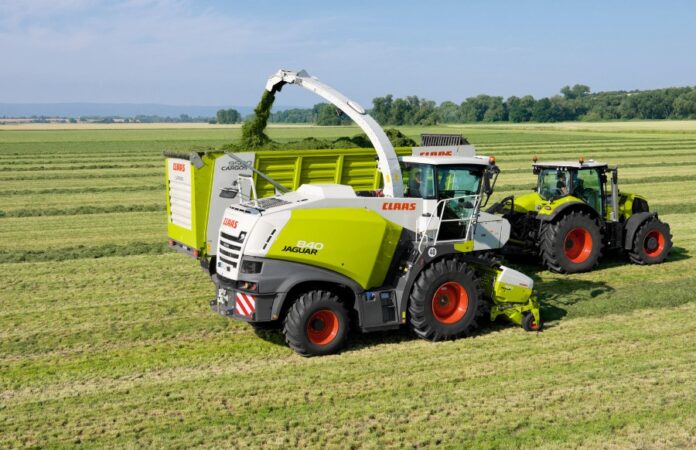 Rozshyrenyj-modelnyj-ryad-kormozbyralnyh-kombajniv-JAGUAR-vid-CLAAS
