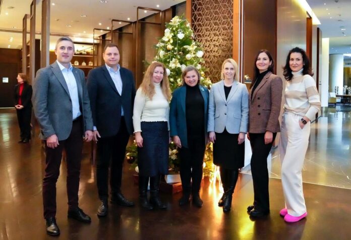 ACC_zustrich-z-Viktoriyeyu-Nuland