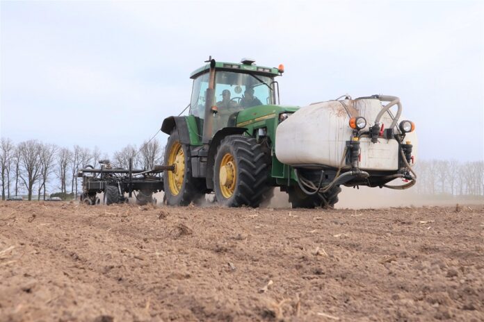 Poligon-agroinnovatsij-Digital-Field-povertayetsya-9