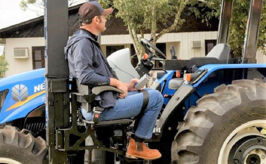 New-Holland-vypustyla-pershyj-u-sviti-traktor-dlya-lyudej-z-invalidnistyu-2 New-Holland-vypustyla-pershyj-u-sviti-traktor-dlya-lyudej-z-invalidnistyu-2