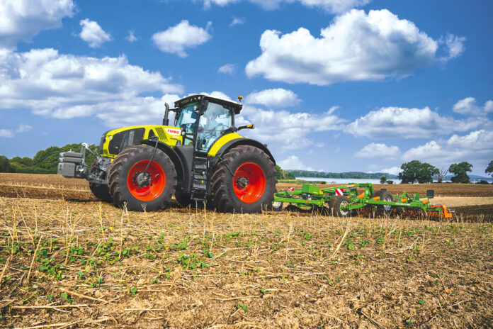 CLAAS-AXION-900-mogutnij-universal