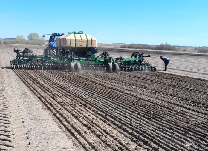 В агрохолдингу HarvEast посівна стартували із сівби льону