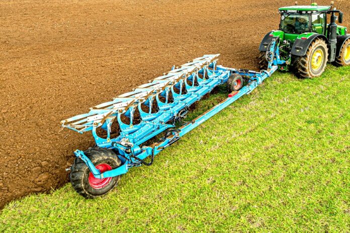 Новий LEMKEN Diamant 18 надійний напівнавісний плуг для професіоналів