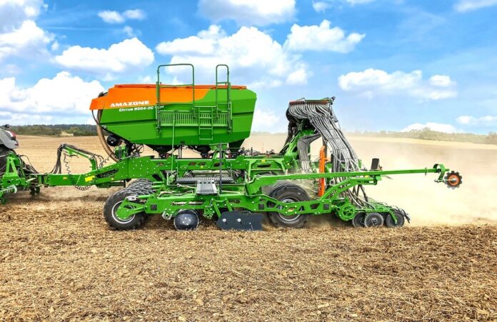 Нова широкозахватна зернова сівалка AMAZONE Cirrus 8004-2C Grand з трисекційним бункером