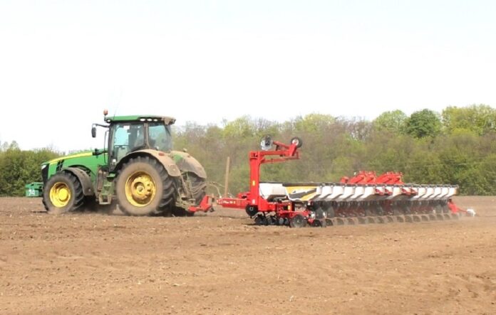 У «ТАС Агро Центр» розпочалася посівна озимого ріпаку під урожай 2026 року