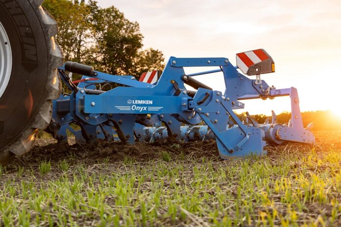 LEMKEN виводить на ринок глибокорозпушувач розпушування ґрунту на глибину до 60 см (2)