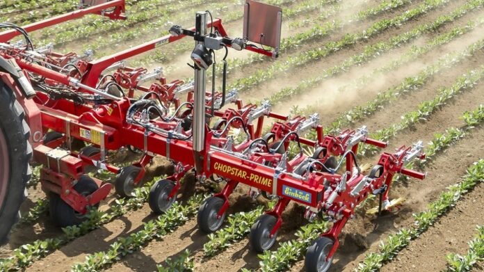 SMART-HILL від Einböck та CLAAS срібний лауреат Agritechnika 2025 для точного міжрядного обробітку на схилах