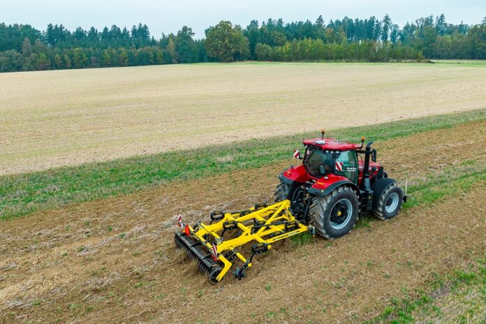 Від плуга до стерньового культиватора досвід роботи з BEDNAR FENIX FN
